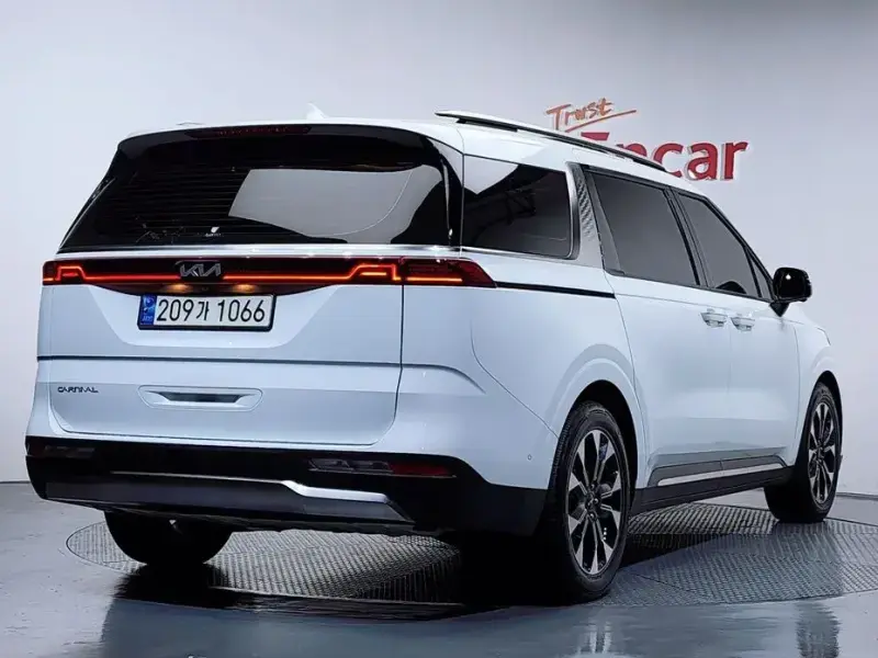 2023 Kia Carnival с пробегом 137 091 км