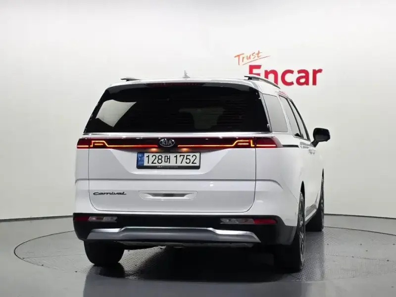 2021 Kia Carnival с пробегом 75 599 км