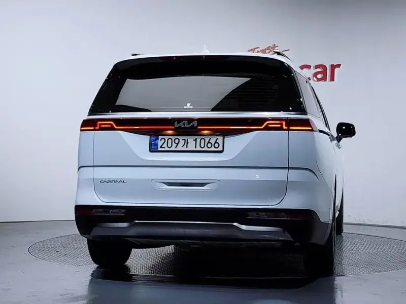 2023 Kia Carnival с пробегом 137 091 км