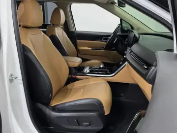 2021 Kia Carnival с пробегом 75 599 км