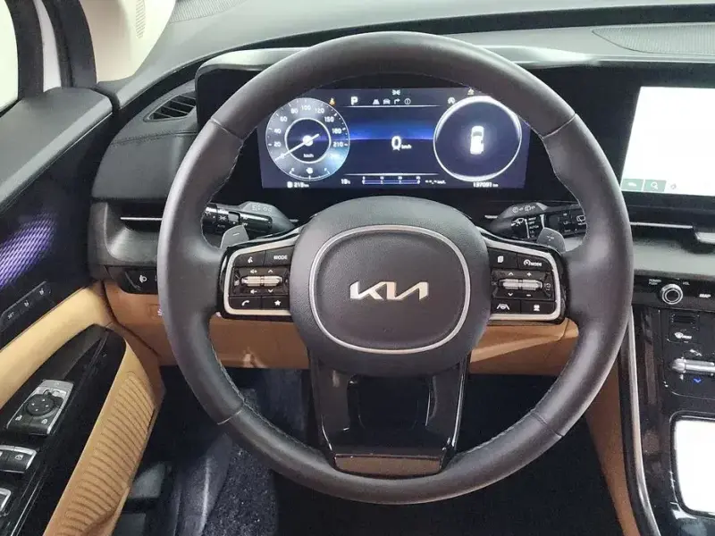 2023 Kia Carnival с пробегом 137 091 км