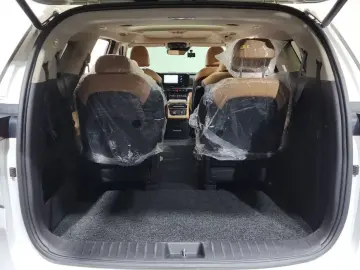 2023 Kia Carnival с пробегом 137 091 км