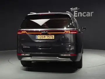 2022 Kia Carnival с пробегом 87 739 км