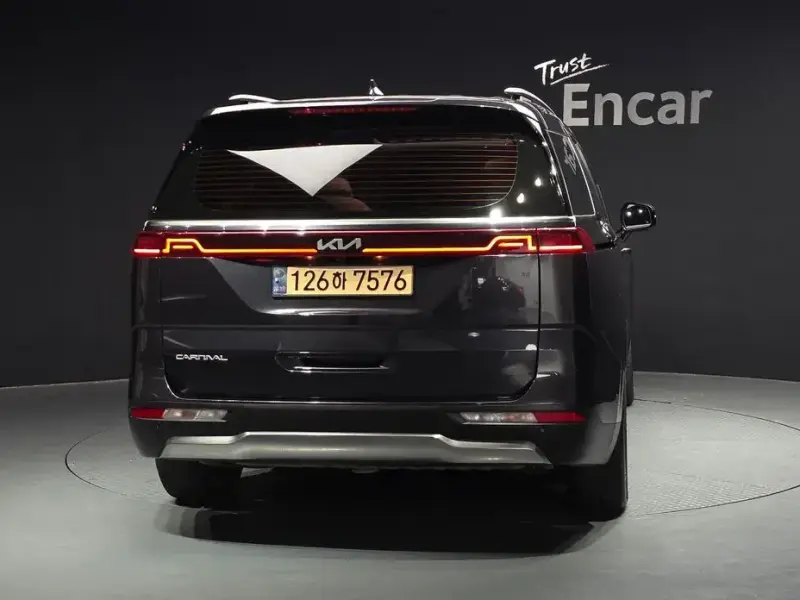 2022 Kia Carnival с пробегом 87 739 км