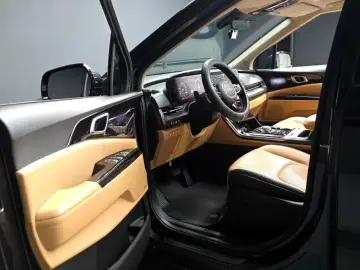 2022 Kia Carnival с пробегом 87 739 км