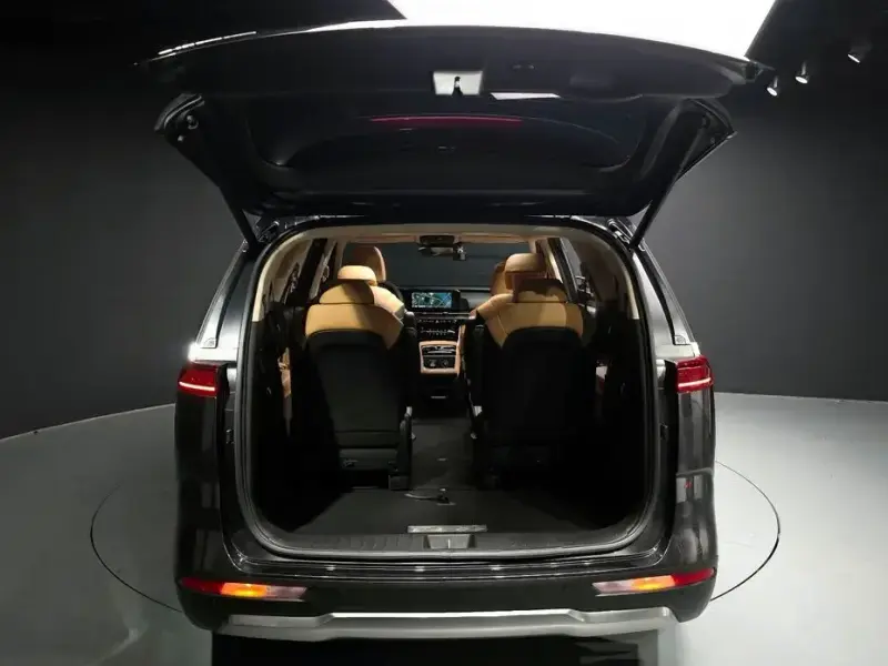 2022 Kia Carnival с пробегом 87 739 км