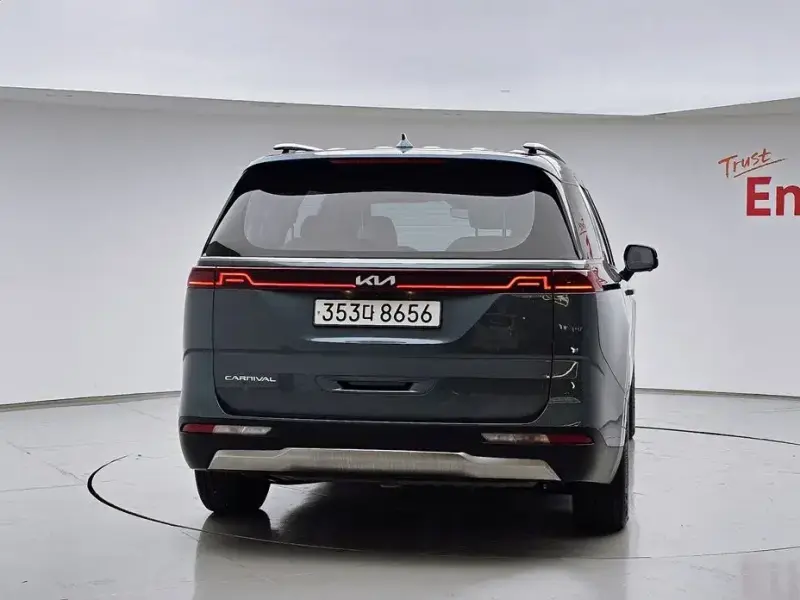 2021 Kia Carnival с пробегом 29 248 км