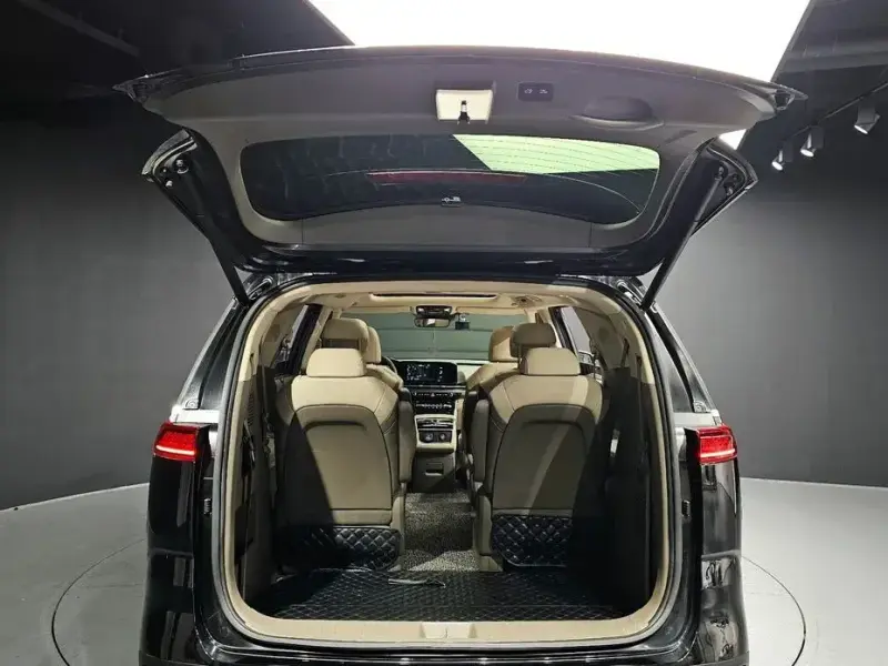 2022 Kia Carnival с пробегом 63 429 км