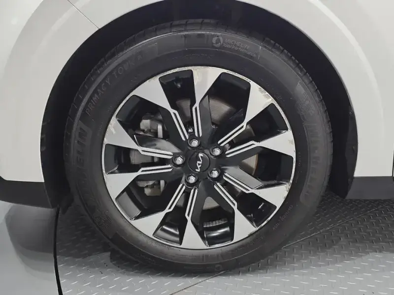 2022 Kia Carnival с пробегом 104 386 км