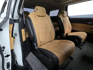 2022 Kia Carnival с пробегом 104 386 км