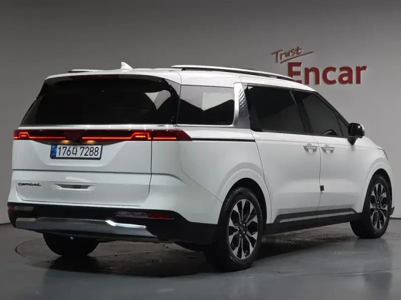 2021 Kia Carnival с пробегом 93 121 км