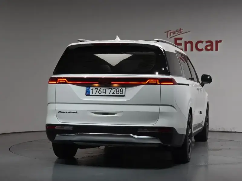 2021 Kia Carnival с пробегом 93 121 км