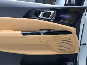 2022 Kia Carnival с пробегом 104 386 км