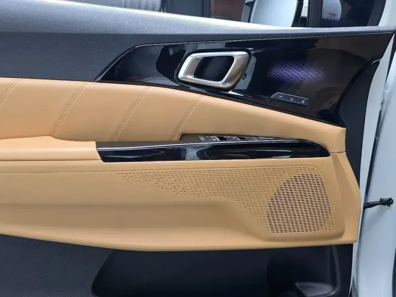2022 Kia Carnival с пробегом 104 386 км