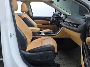2022 Kia Carnival с пробегом 104 386 км
