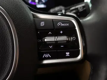 2022 Kia Carnival с пробегом 104 386 км