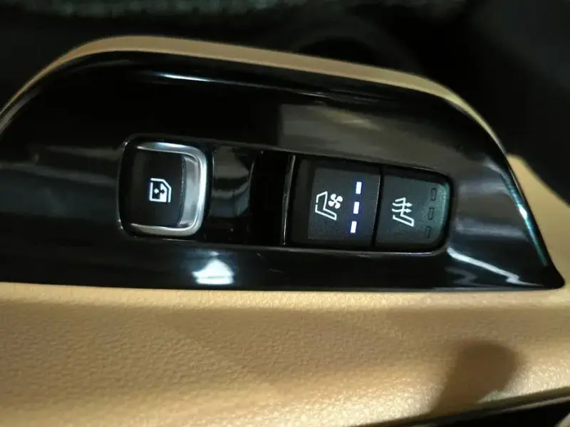 2022 Kia Carnival с пробегом 104 386 км