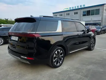 2023 Kia Carnival с пробегом 46 356 км