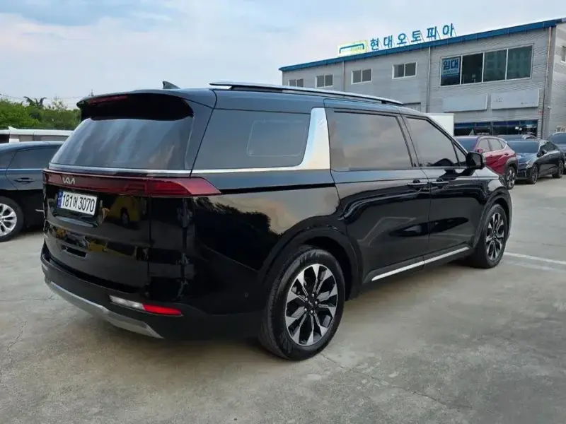 2023 Kia Carnival с пробегом 46 356 км