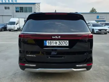 2023 Kia Carnival с пробегом 46 356 км
