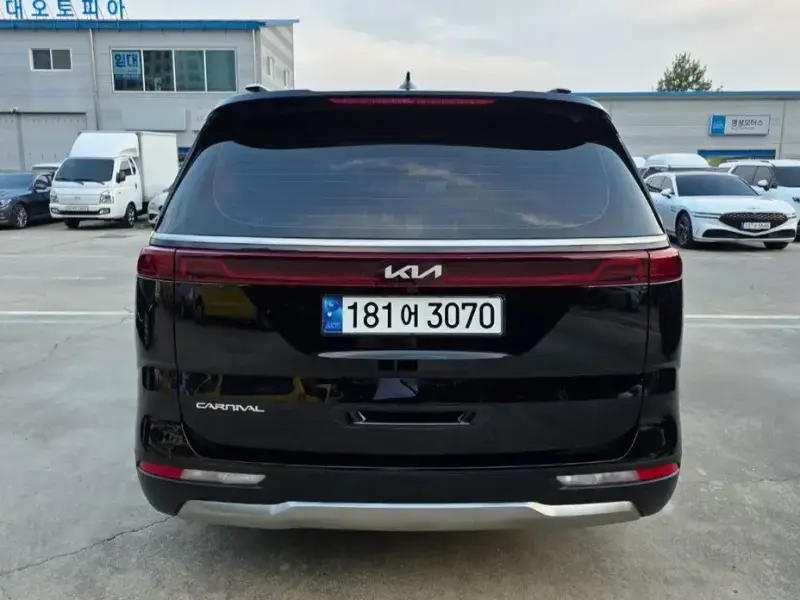 2023 Kia Carnival с пробегом 46 356 км