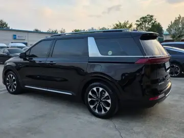 2023 Kia Carnival с пробегом 46 356 км