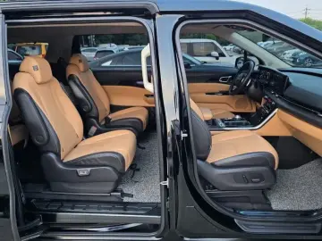 2023 Kia Carnival с пробегом 46 356 км