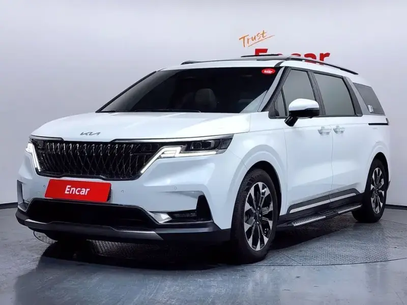 2023 Kia Carnival с пробегом 26 037 км