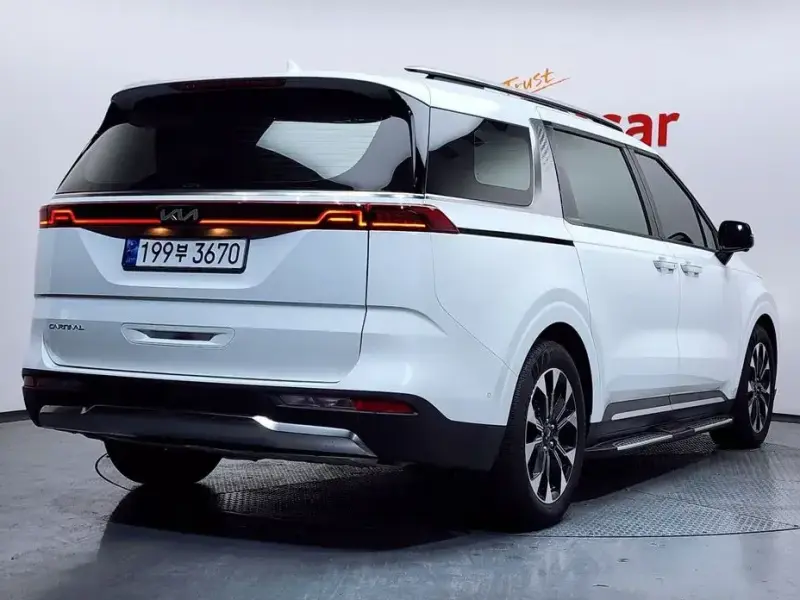 2023 Kia Carnival с пробегом 26 037 км