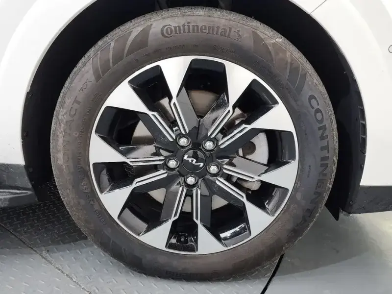 2023 Kia Carnival с пробегом 26 037 км