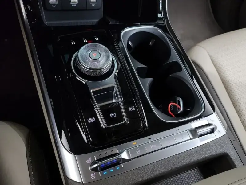 2023 Kia Carnival с пробегом 26 037 км