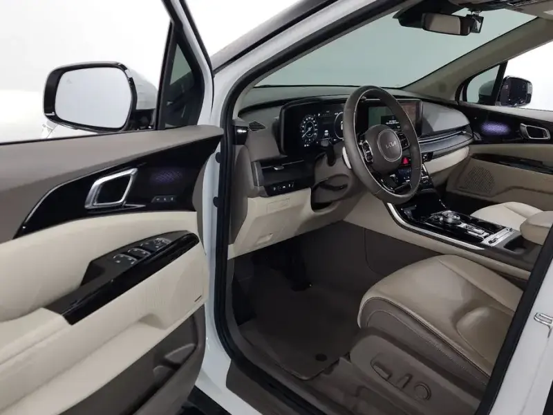 2023 Kia Carnival с пробегом 26 037 км