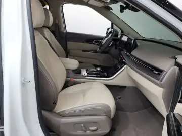 2023 Kia Carnival с пробегом 26 037 км