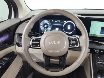 2023 Kia Carnival с пробегом 26 037 км