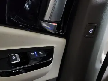 2023 Kia Carnival с пробегом 26 037 км
