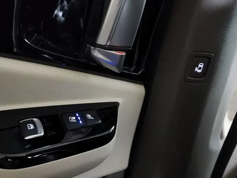 2023 Kia Carnival с пробегом 26 037 км