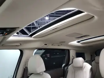 2023 Kia Carnival с пробегом 26 037 км