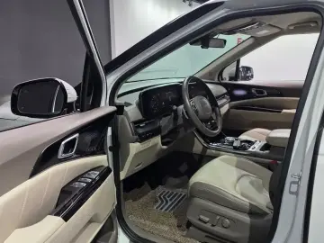 2022 Kia Carnival с пробегом 107 190 км