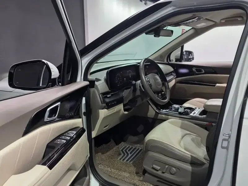 2022 Kia Carnival с пробегом 107 190 км