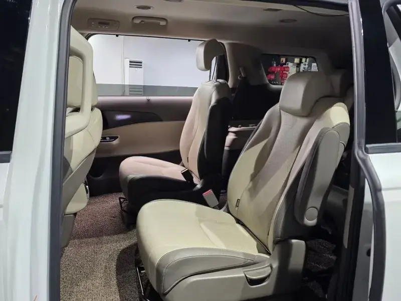 2022 Kia Carnival с пробегом 107 190 км