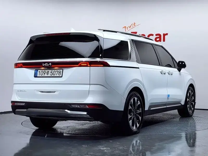 2021 Kia Carnival с пробегом 47 825 км