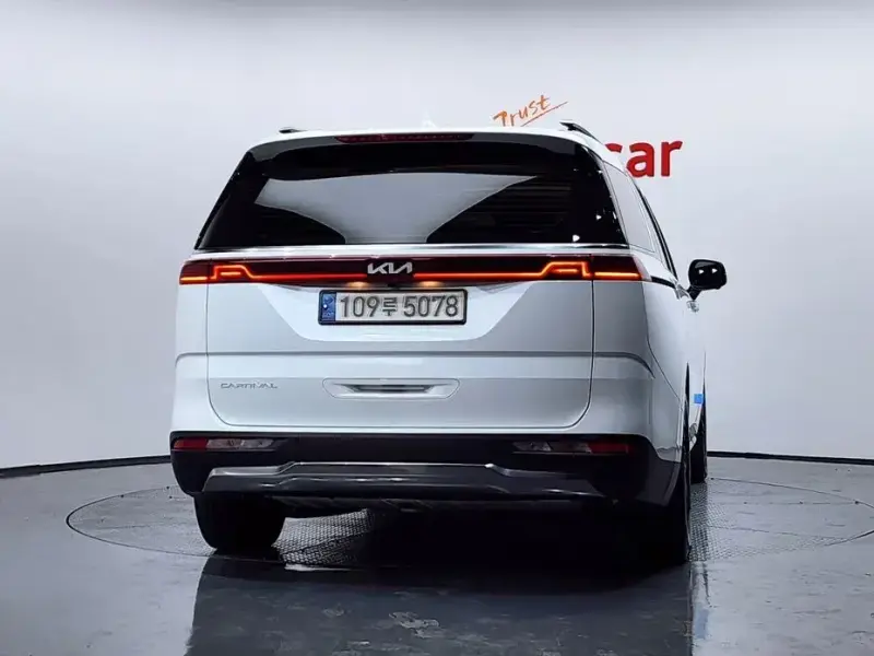 2021 Kia Carnival с пробегом 47 825 км