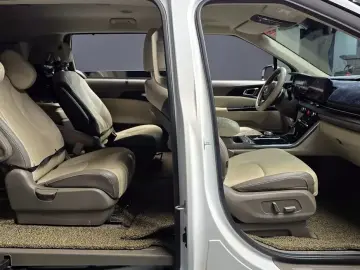 2021 Kia Carnival с пробегом 43 833 км