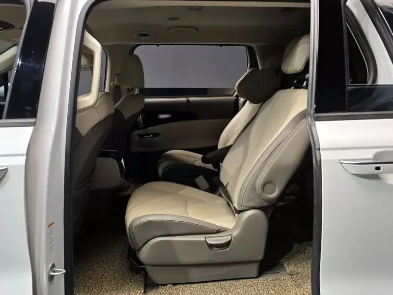 2021 Kia Carnival с пробегом 43 833 км