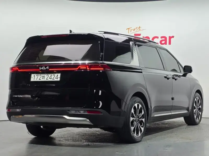 2022 Kia Carnival с пробегом 78 354 км