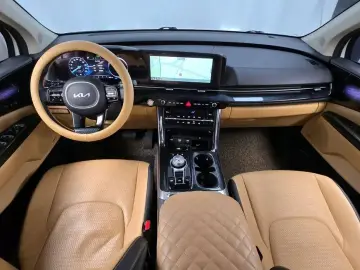 2022 Kia Carnival с пробегом 131 033 км
