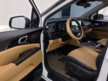 2022 Kia Carnival с пробегом 131 033 км