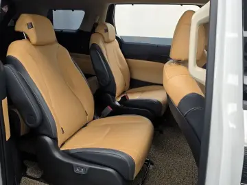 2022 Kia Carnival с пробегом 131 033 км