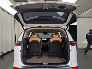 2022 Kia Carnival с пробегом 131 033 км