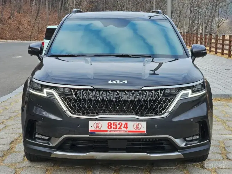 2023 Kia Carnival с пробегом 37 583 км
